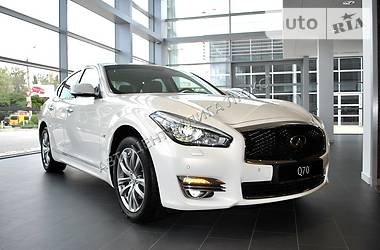 Infiniti Q70 2015