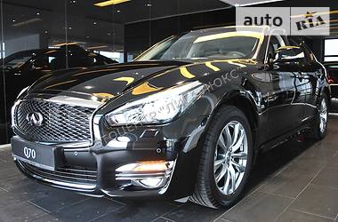 Infiniti Q70 2016