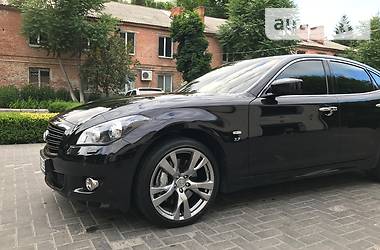 Седан Infiniti Q70 2014 в Кременчуге