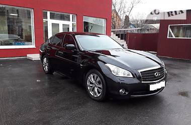 Седан Infiniti Q70 2014 в Киеве