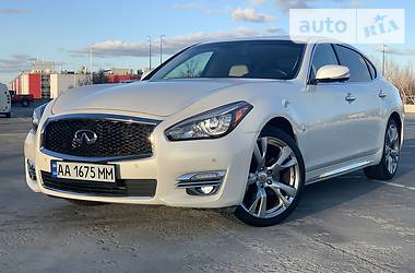 Infiniti Q70 2016