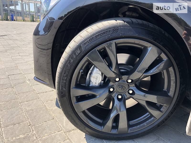 Седан Infiniti Q70 2014 в Львове