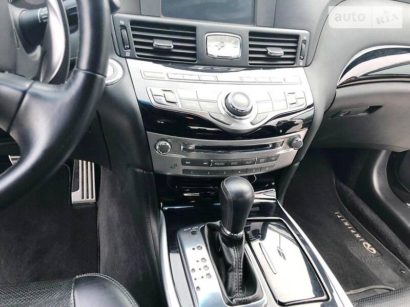 Седан Infiniti Q70 2014 в Львове