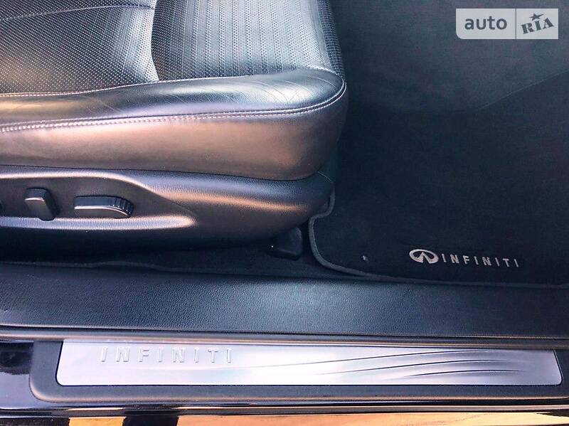Седан Infiniti Q70 2014 в Львове