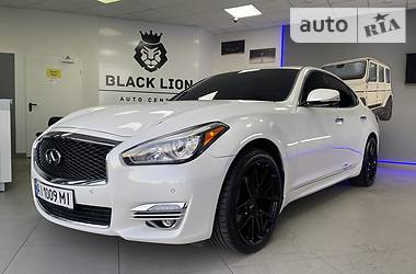 Infiniti Q70 2015