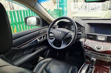 Седан Infiniti Q70 2013 в Запорожье