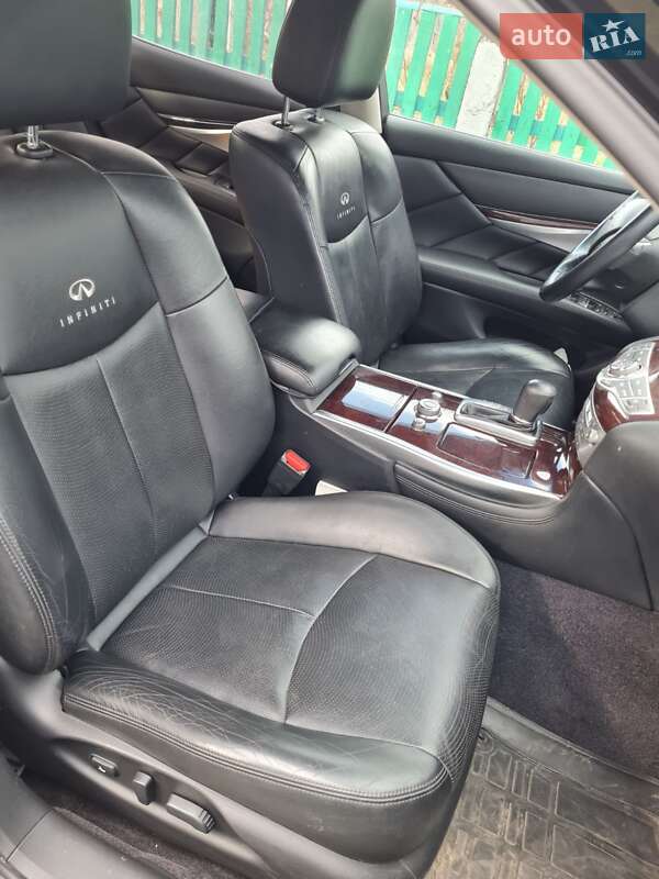 Седан Infiniti Q70 2013 в Запоріжжі