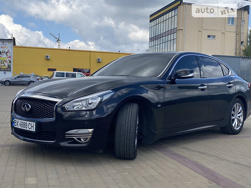 Седан Infiniti Q70 2018 в Хмельницком