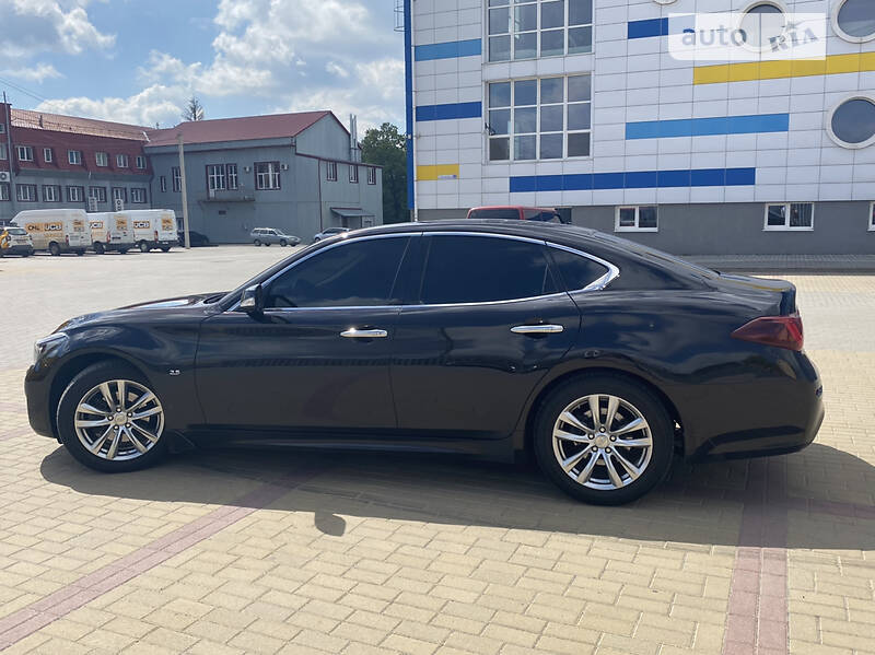 Седан Infiniti Q70 2018 в Хмельницком