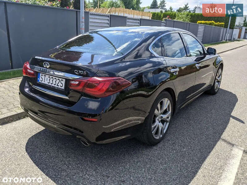 Седан Infiniti Q70 2015 в Львові