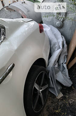 Седан Infiniti Q70 2015 в 