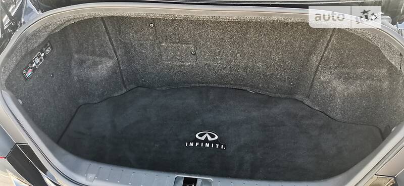 Седан Infiniti Q70 2015 в Києві фото 32 Седан Infiniti Q70 2015 в Києві