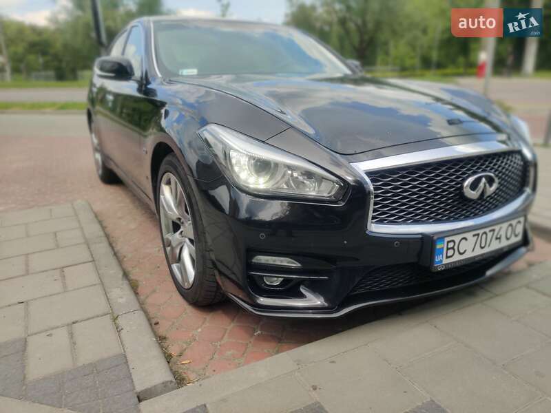 Infiniti Q70 2015