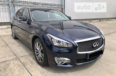 Седан Infiniti Q70 2016 в Черновцах