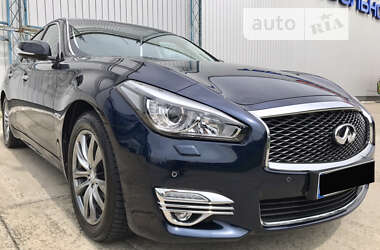 Седан Infiniti Q70 2016 в Черновцах