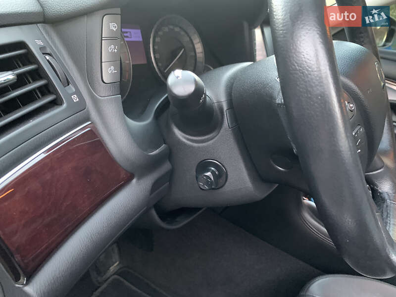 Седан Infiniti Q70 2016 в Новомосковске фото 12 Седан Infiniti Q70 2016 в Новомосковске