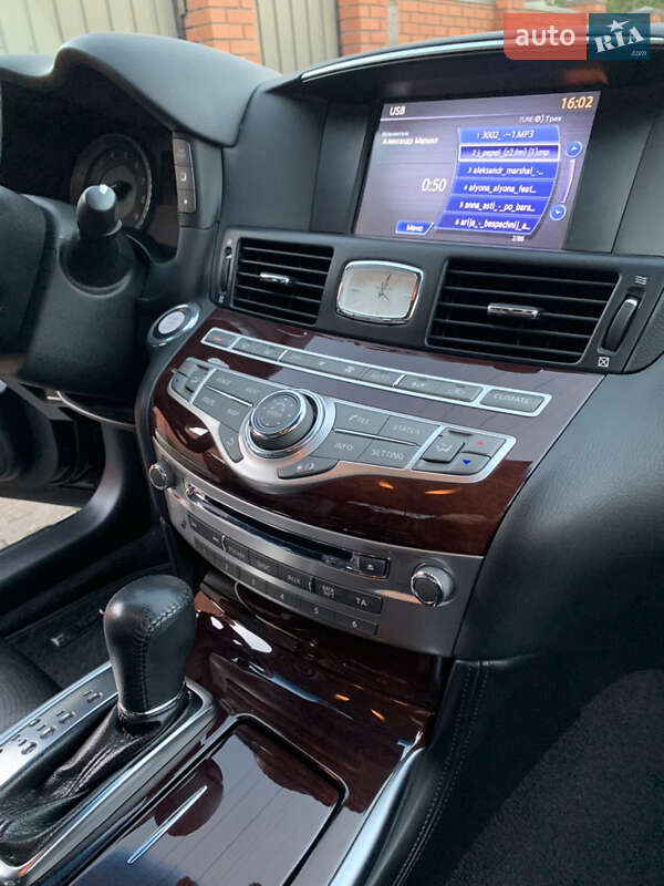 Седан Infiniti Q70 2016 в Новомосковске фото 16 Седан Infiniti Q70 2016 в Новомосковске