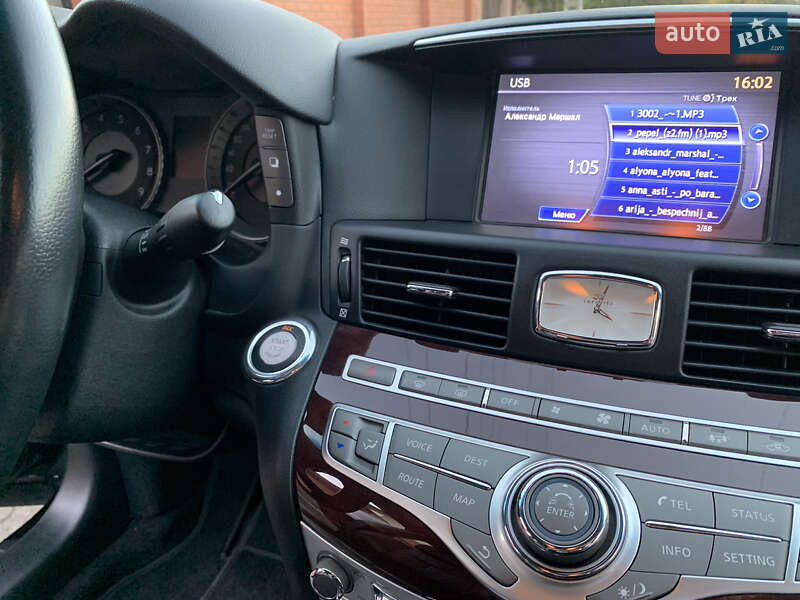 Седан Infiniti Q70 2016 в Новомосковске фото 15 Седан Infiniti Q70 2016 в Новомосковске