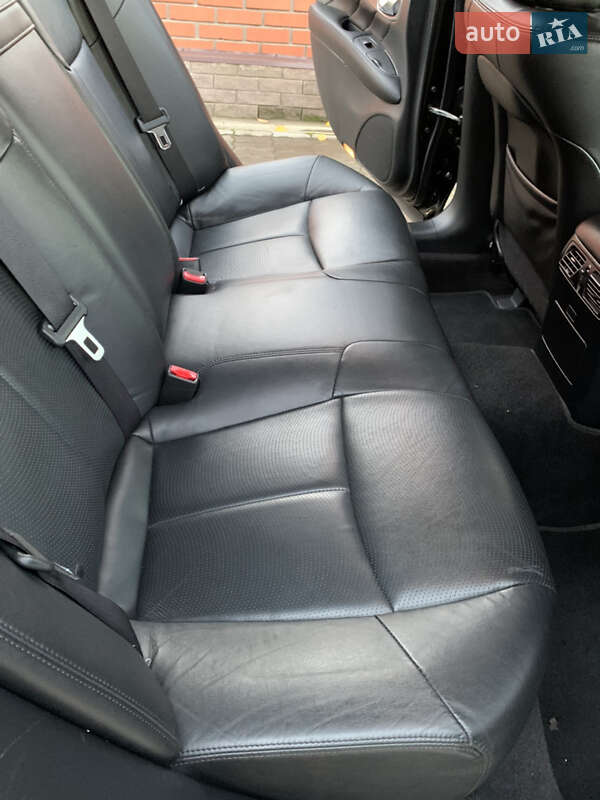 Седан Infiniti Q70 2016 в Новомосковске фото 25 Седан Infiniti Q70 2016 в Новомосковске