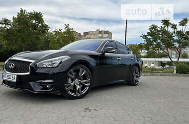 Седан Infiniti Q70 2014 в Ивано-Франковске