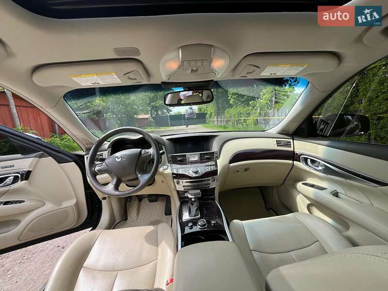 Седан Infiniti Q70 2018 в Кропивницком