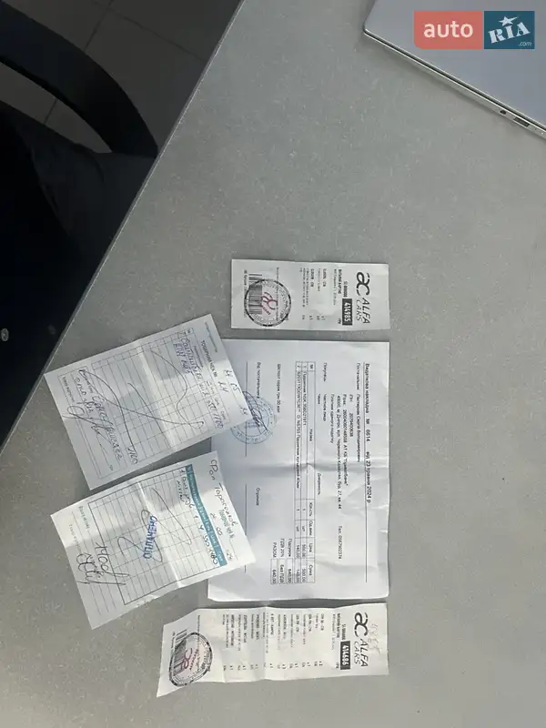 Седан Infiniti Q70 2015 в Дніпрі документ