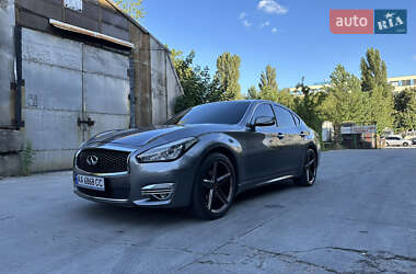 Infiniti Q70 2017