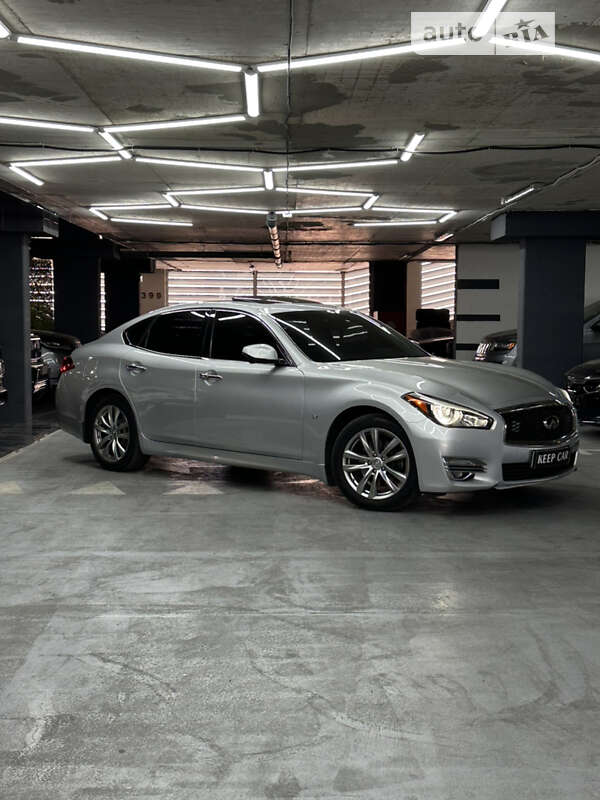 Седан Infiniti Q70 2015 в Одесі