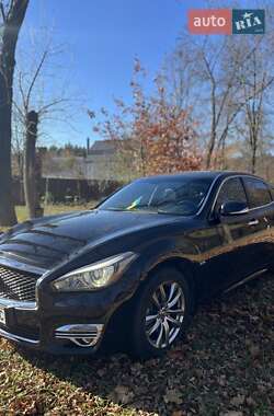 Седан Infiniti Q70 2015 в Львові