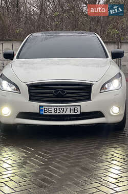 Infiniti Q70 2013