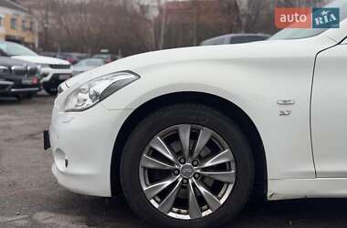 Седан Infiniti Q70 2013 в Виннице