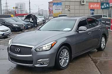 Infiniti Q70 2017