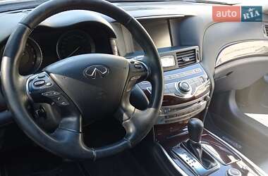 Седан Infiniti Q70 2013 в Києві