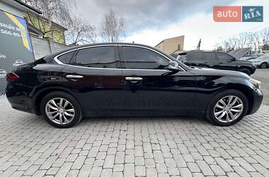 Седан Infiniti Q70 2017 в 