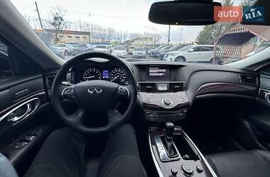 Седан Infiniti Q70 2017 в 
