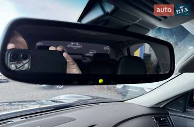Седан Infiniti Q70 2017 в 
