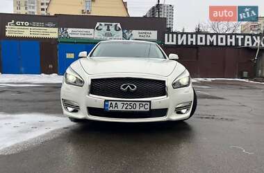 Седан Infiniti Q70 2015 в Киеве