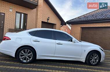 Седан Infiniti Q70 2013 в Виннице