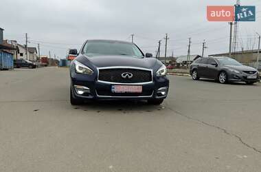 Седан Infiniti Q70 2014 в Буче