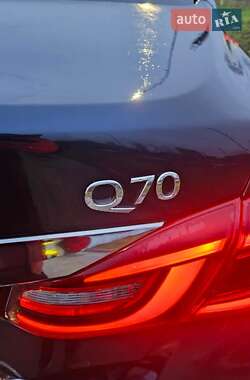 Седан Infiniti Q70 2014 в Буче
