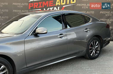 Седан Infiniti Q70 2015 в 