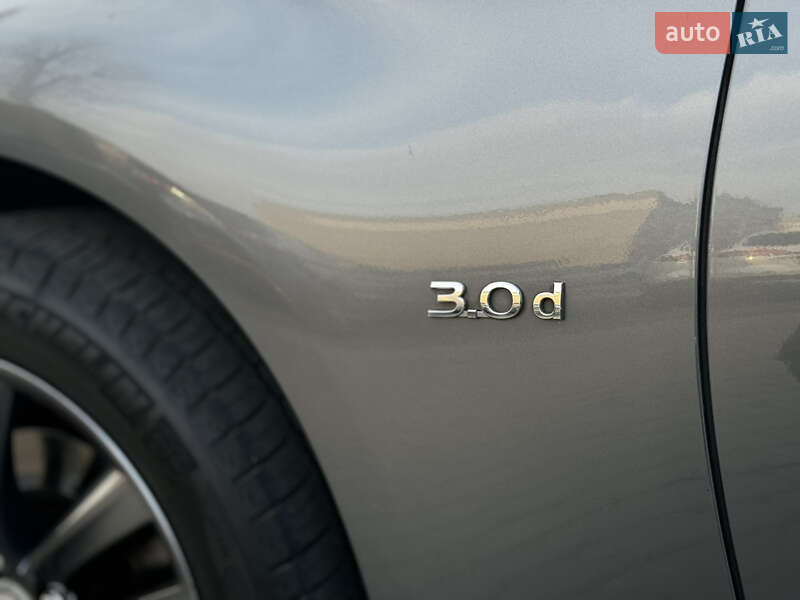 Седан Infiniti Q70 2015 в Виннице
