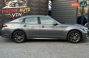 Седан Infiniti Q70 2015 в 