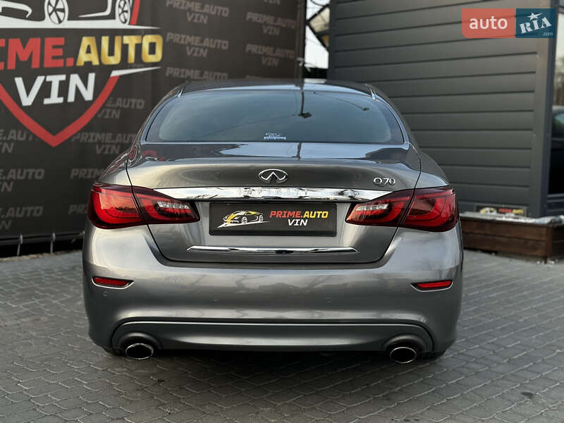 Седан Infiniti Q70 2015 в Виннице