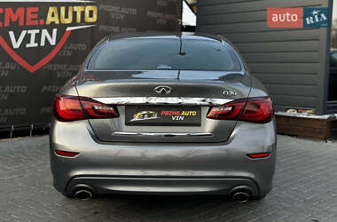 Седан Infiniti Q70 2015 в 