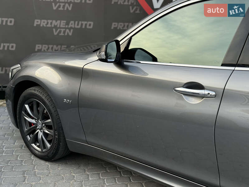 Седан Infiniti Q70 2015 в Виннице