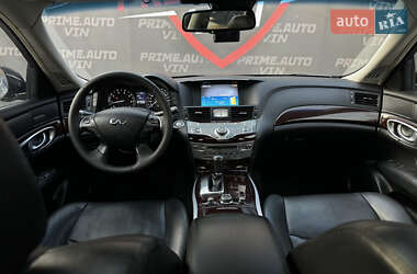 Седан Infiniti Q70 2015 в 