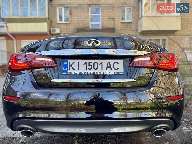 Седан Infiniti Q70 2016 в Києві