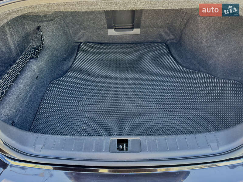 Седан Infiniti Q70 2016 в Києві