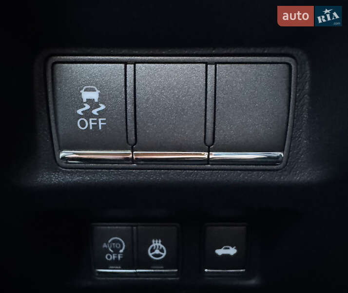 Седан Infiniti Q70 2016 в Києві